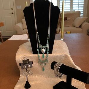 NWT Chicos set of blue-green/silver necklace, earrings & stretch bracelet LC 319